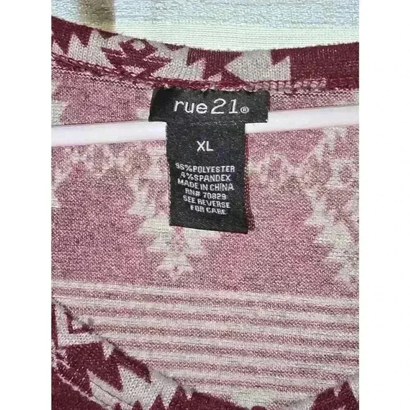 Navajo Indian Print Long Sleeve V-Neck Light weight sweaterRue21 Xl - Picture 3 of 4